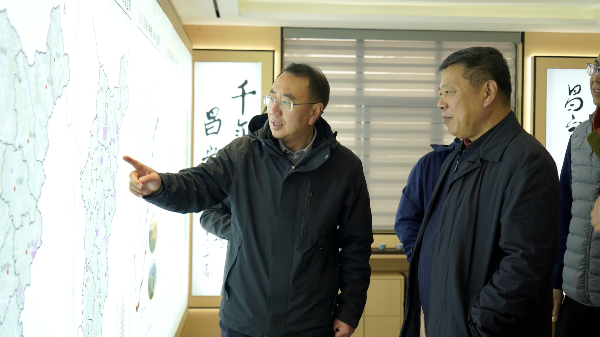 文件名称:微信图片_20251214170119_408_430.jpg原图大小:5.78MB