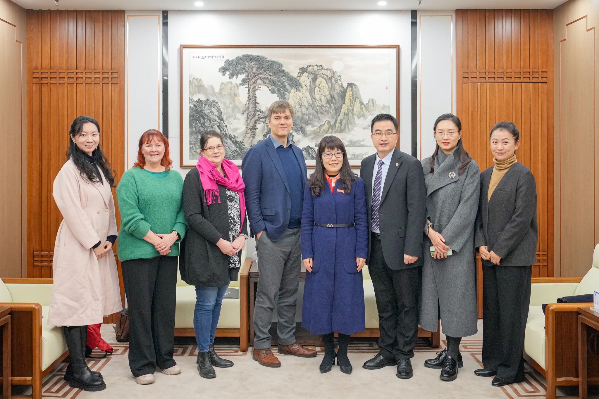 文件名称:合影.jpg原图大小:6.22MB