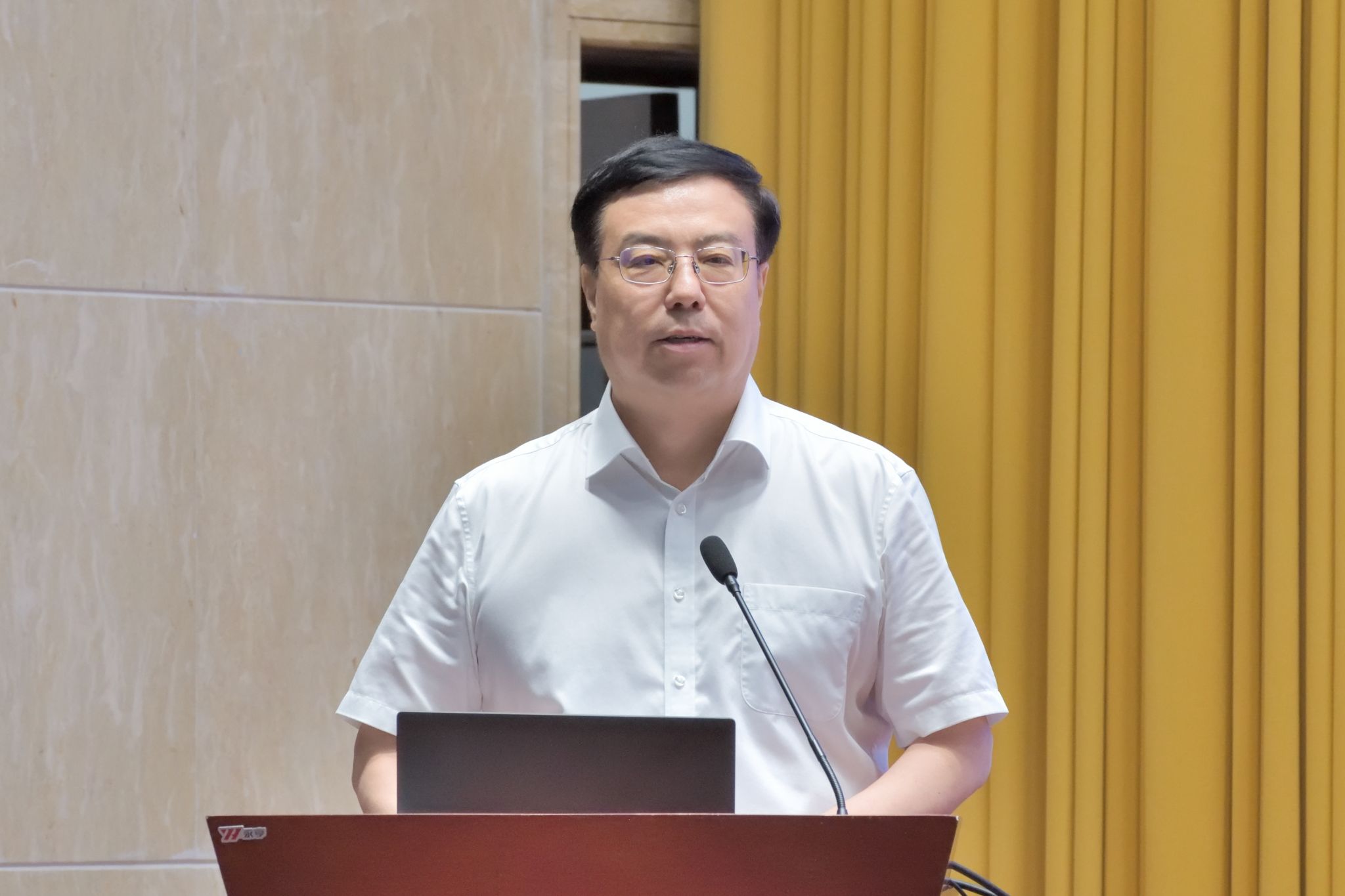 文件名称:王校长科技工作特写.jpg原图大小:4.66MB