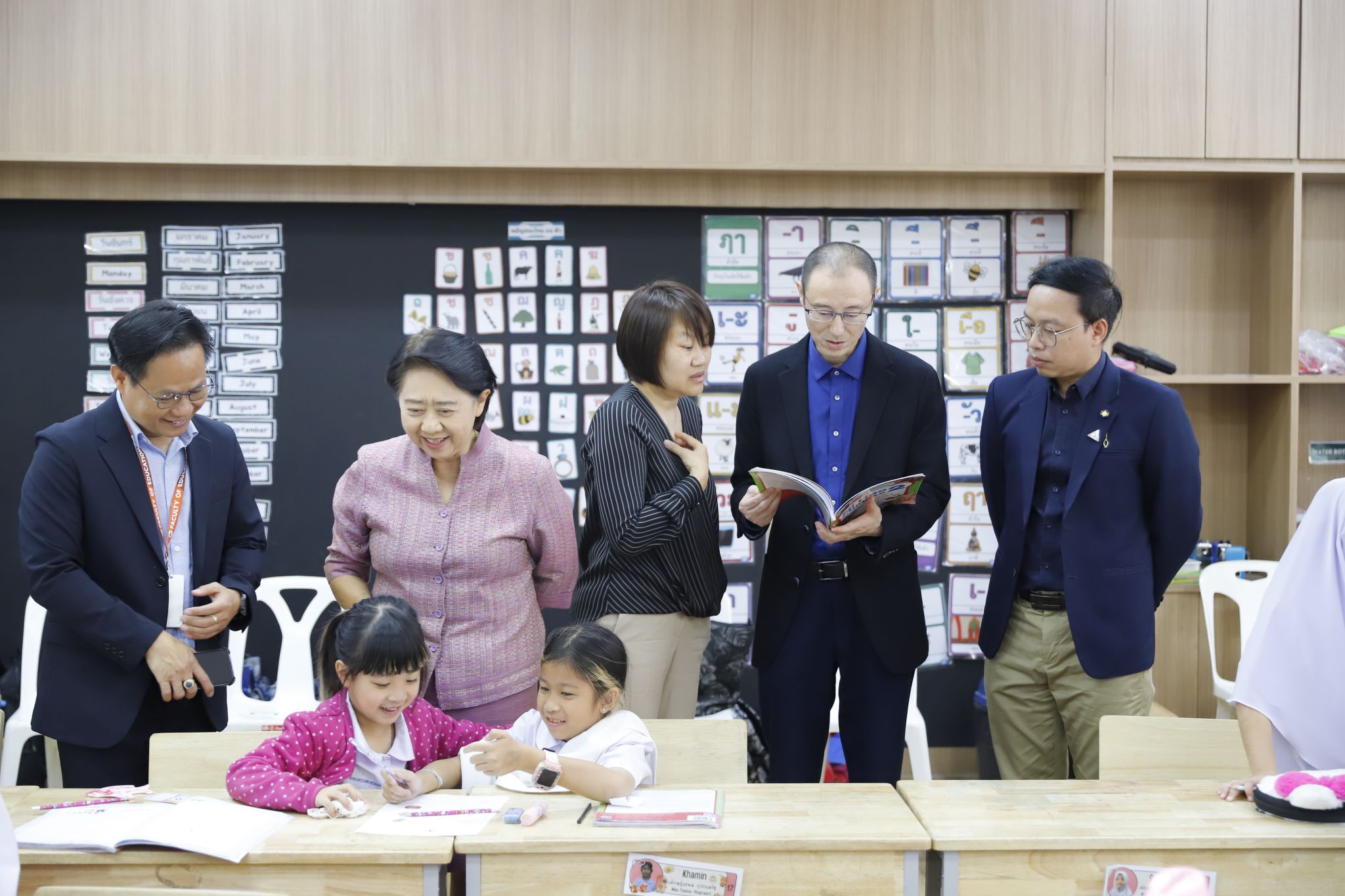 文件名称:教室内2.JPG原图大小:6.24MB